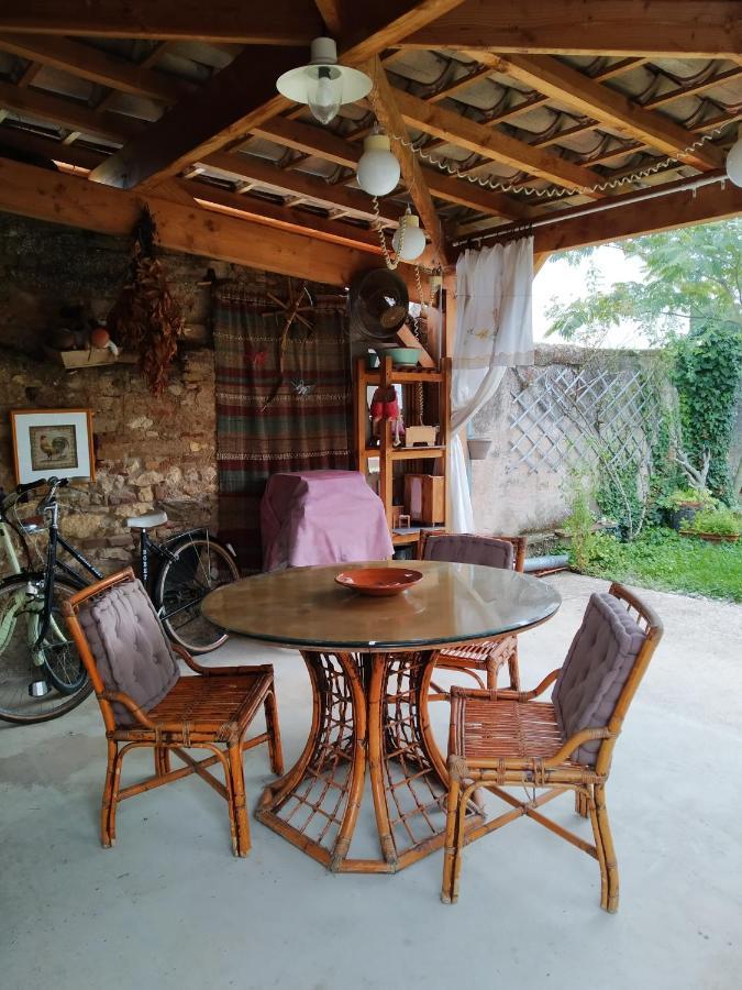 La Roulotte Des Carpates Hotel Gaillac Exterior foto